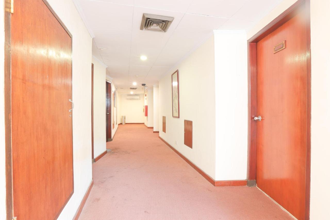 Oyo 108 Hotel Surya Cakarta Dış mekan fotoğraf