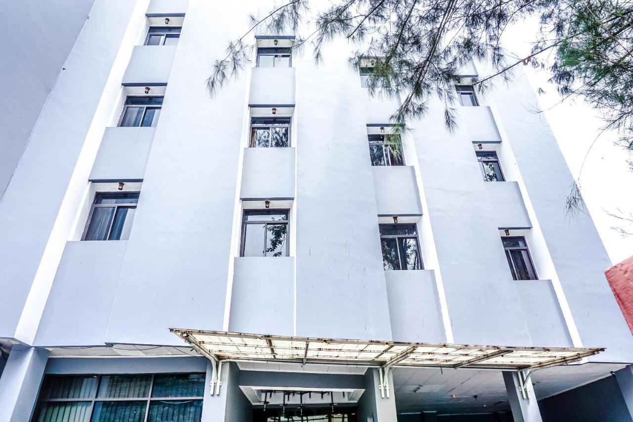 Oyo 108 Hotel Surya Cakarta Dış mekan fotoğraf