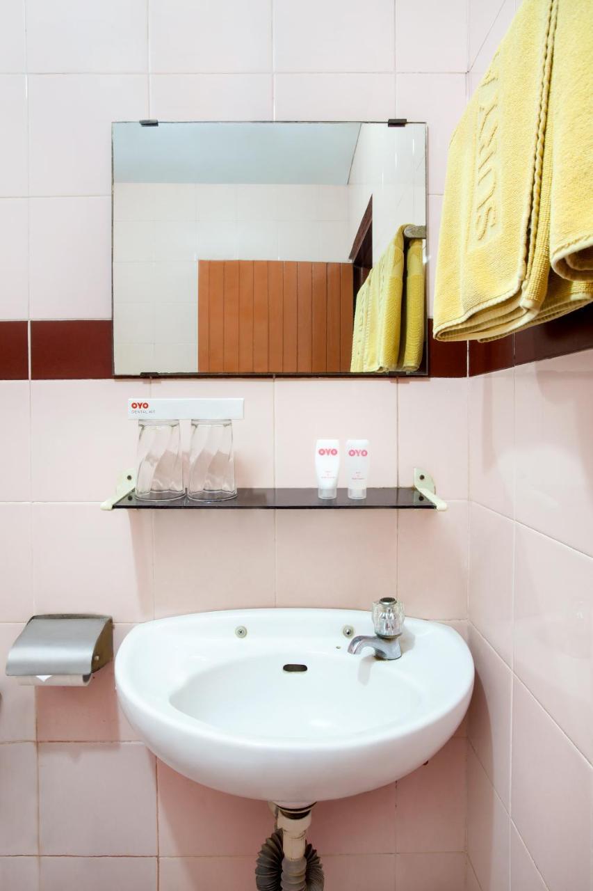 Oyo 108 Hotel Surya Cakarta Dış mekan fotoğraf