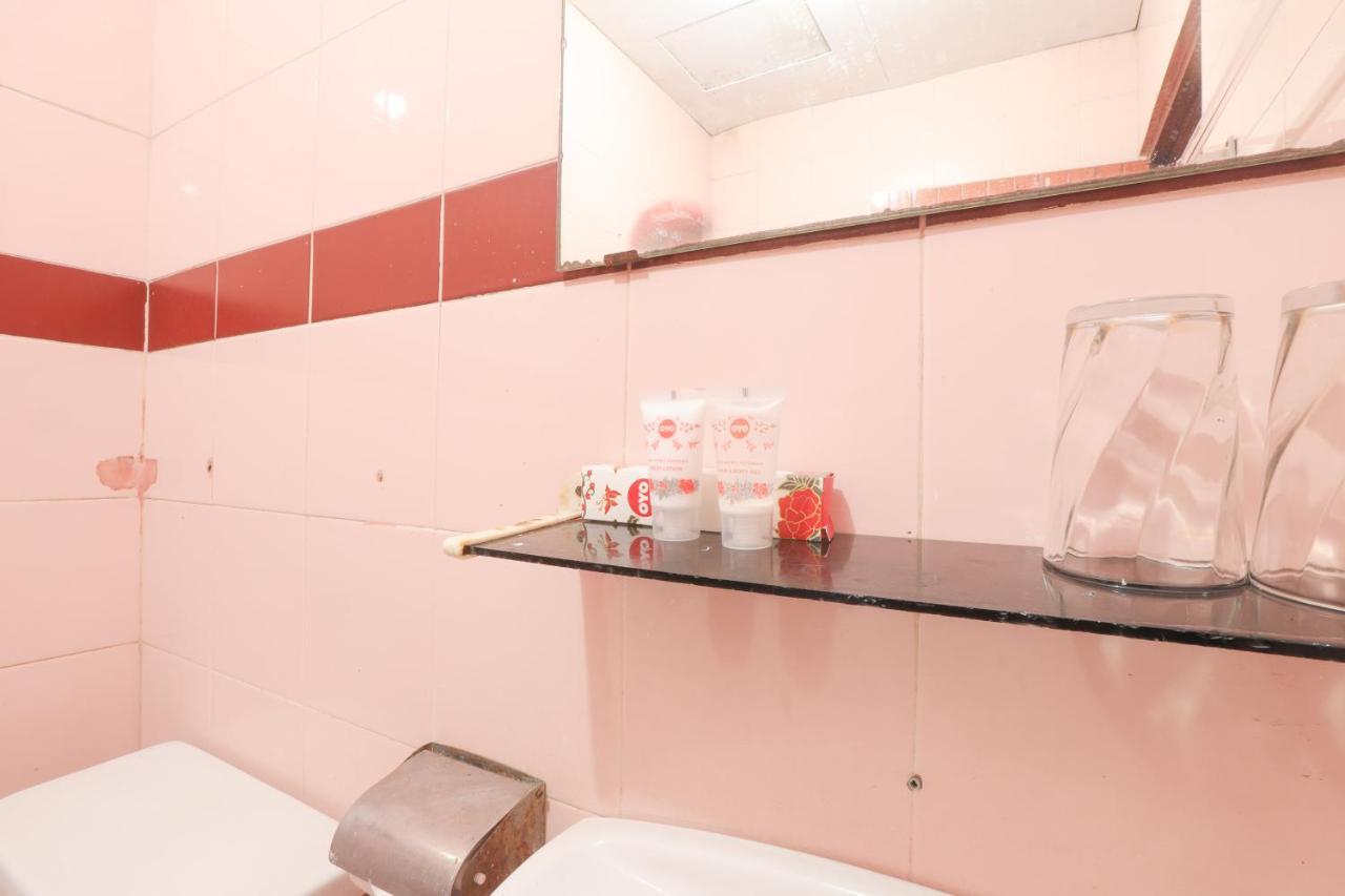 Oyo 108 Hotel Surya Cakarta Dış mekan fotoğraf