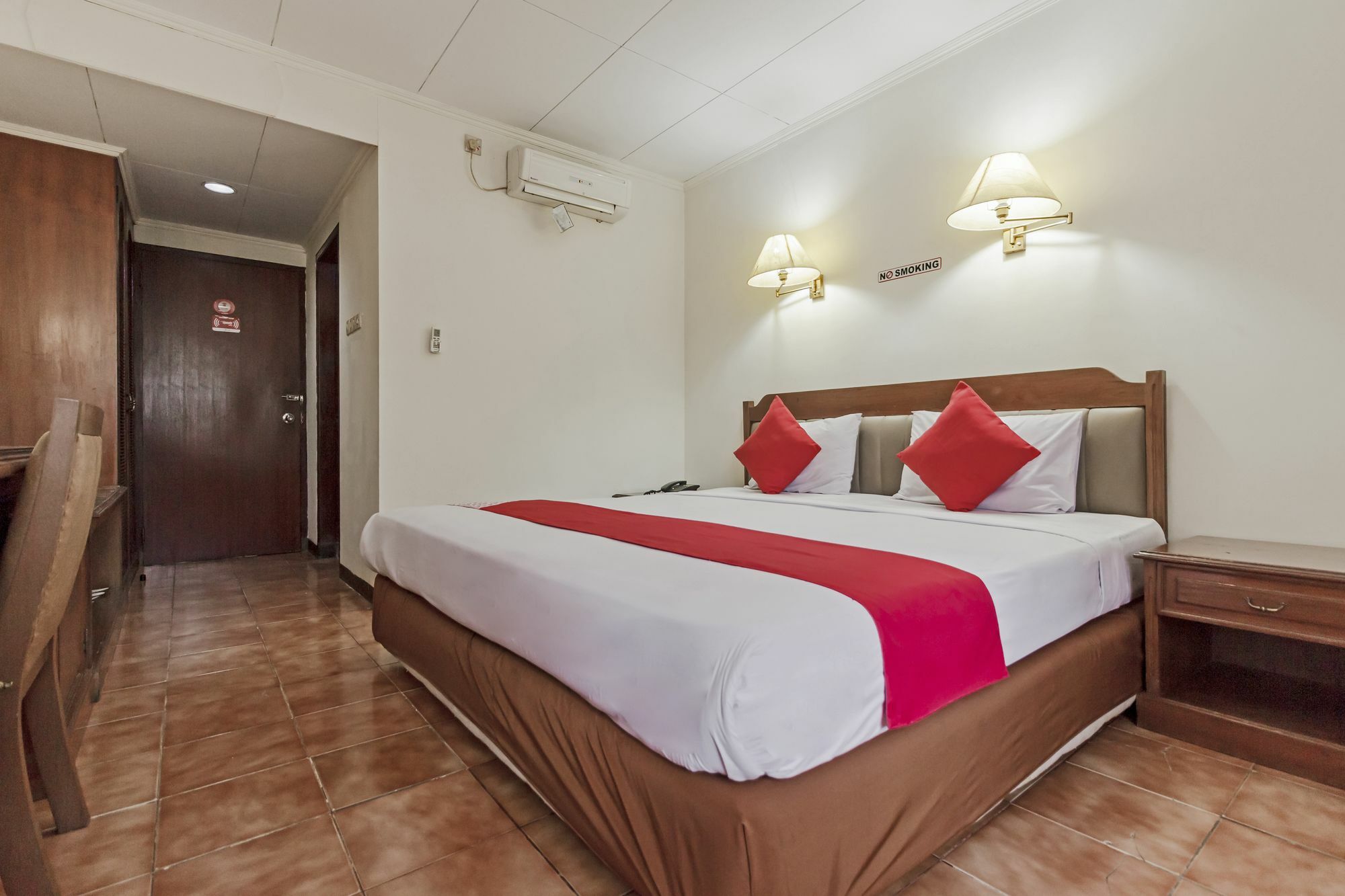 Oyo 108 Hotel Surya Cakarta Dış mekan fotoğraf