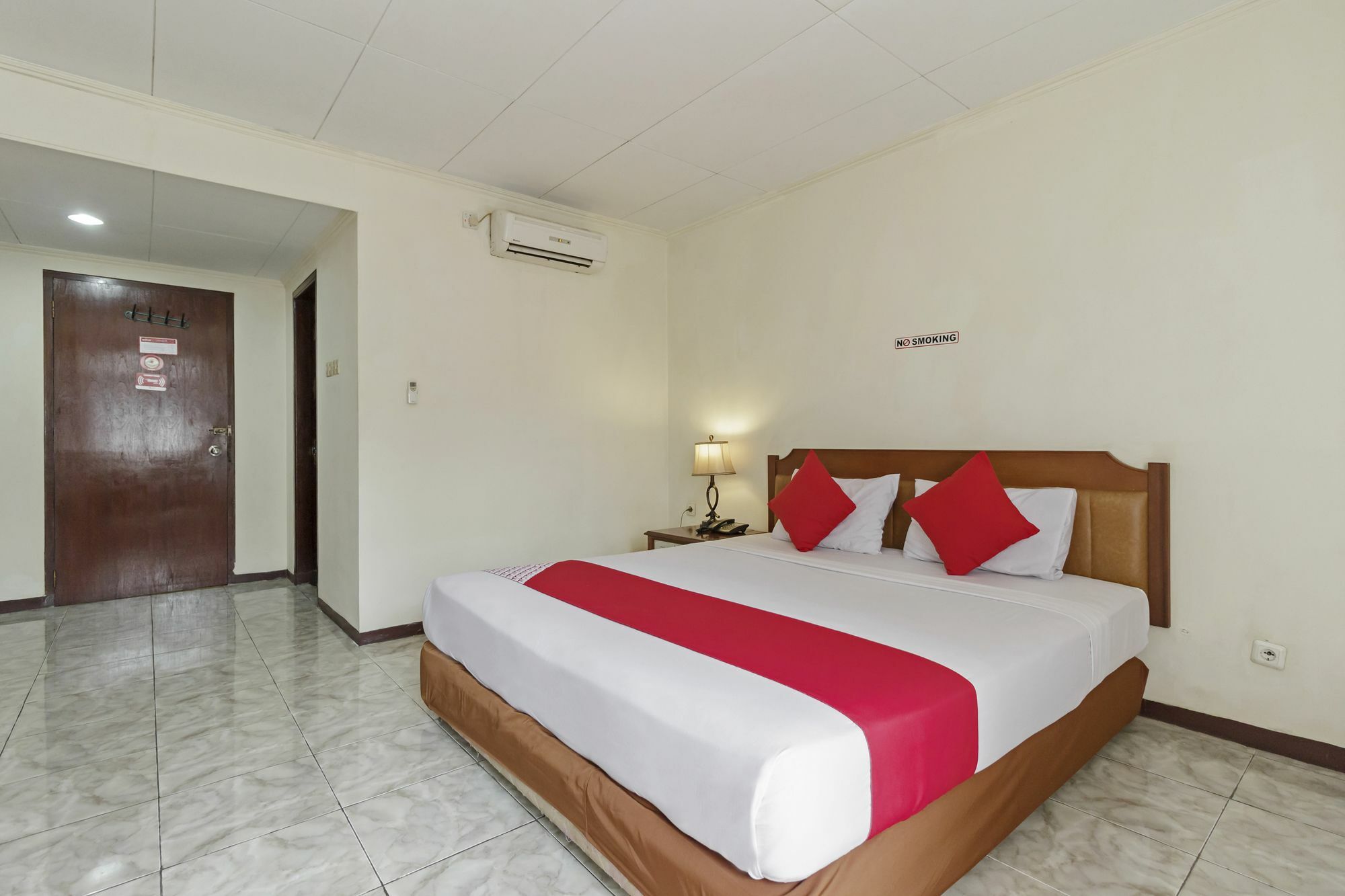 Oyo 108 Hotel Surya Cakarta Dış mekan fotoğraf