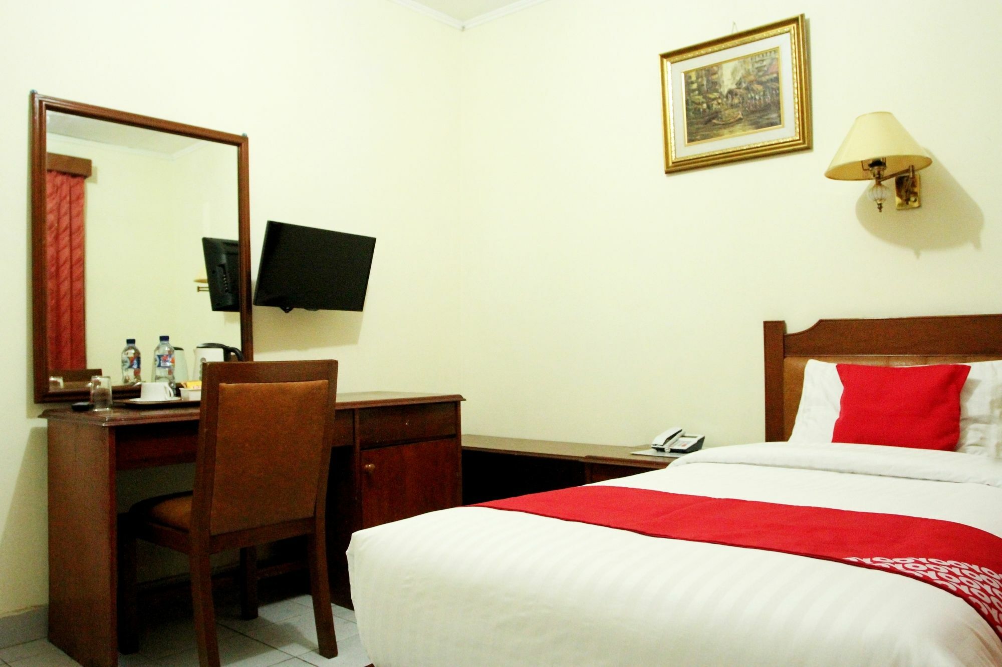 Oyo 108 Hotel Surya Cakarta Dış mekan fotoğraf