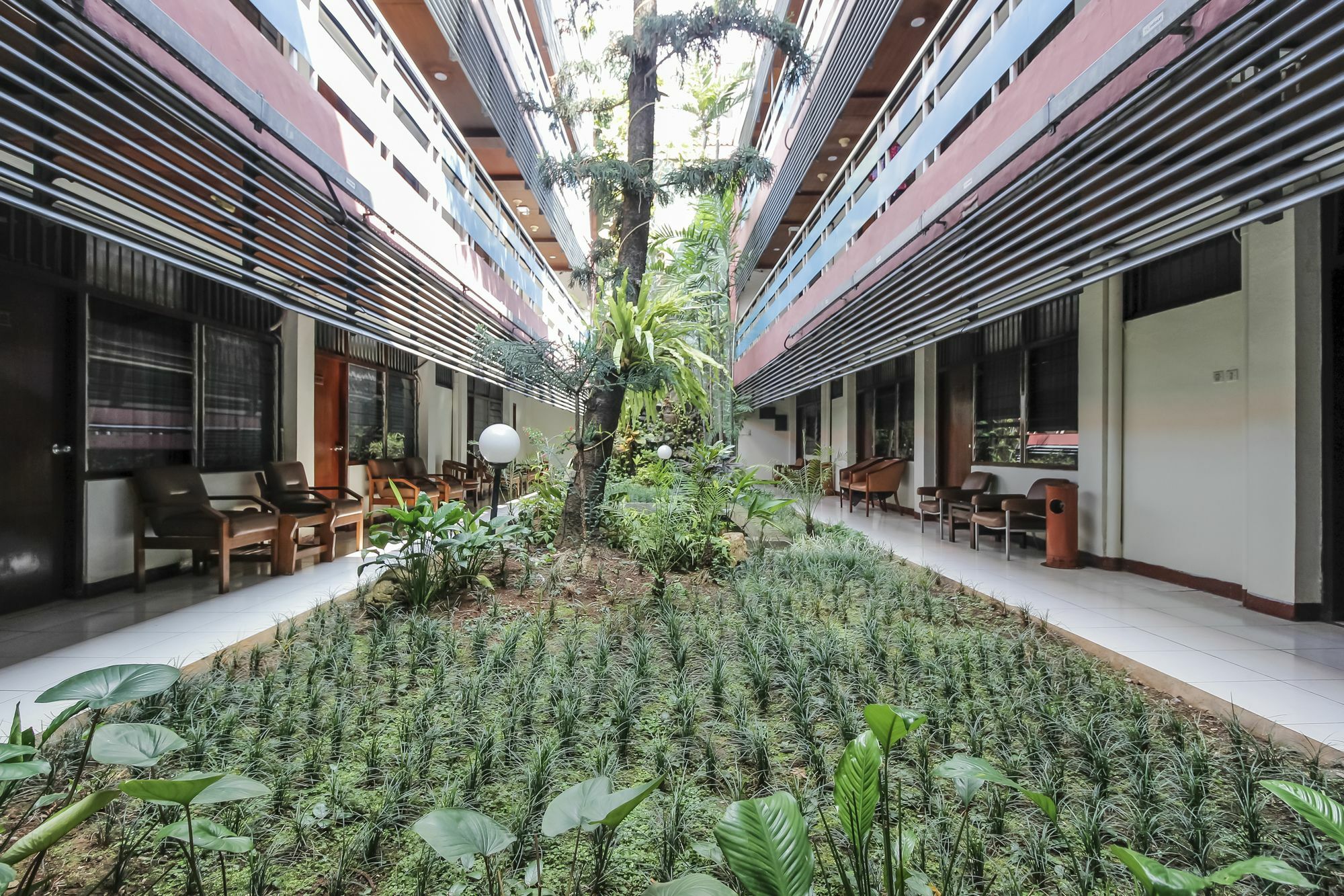 Oyo 108 Hotel Surya Cakarta Dış mekan fotoğraf