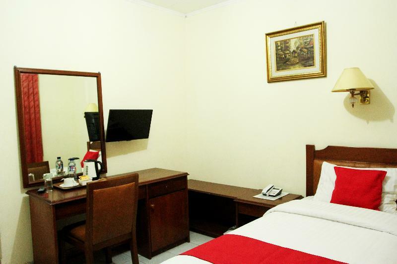 Oyo 108 Hotel Surya Cakarta Dış mekan fotoğraf