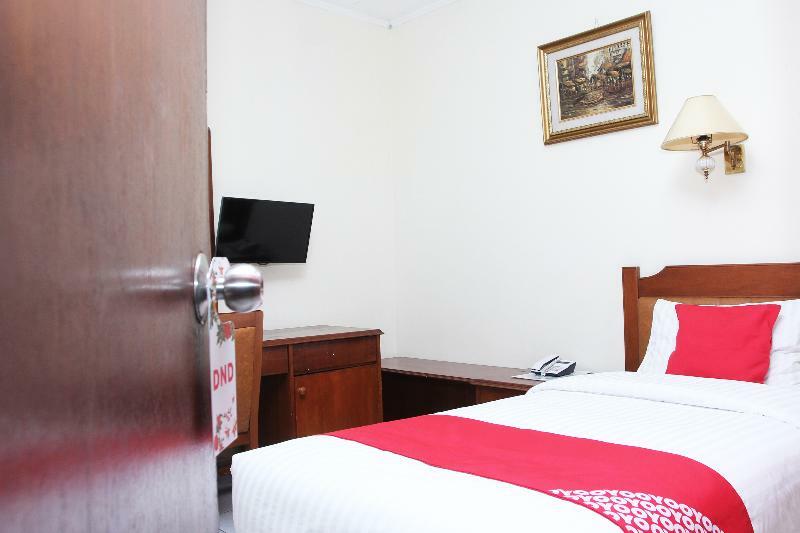 Oyo 108 Hotel Surya Cakarta Dış mekan fotoğraf